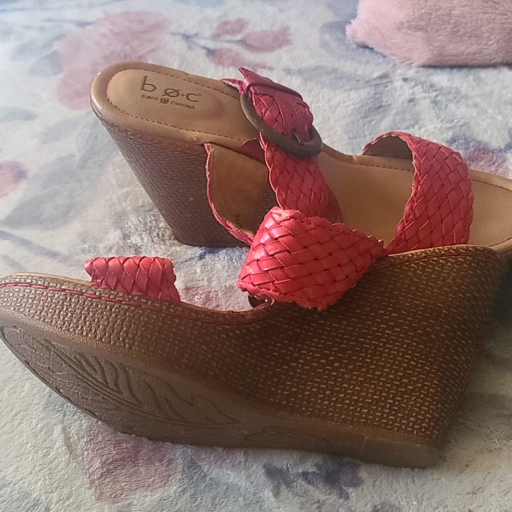 Red Platforms - Picture 3 of 5